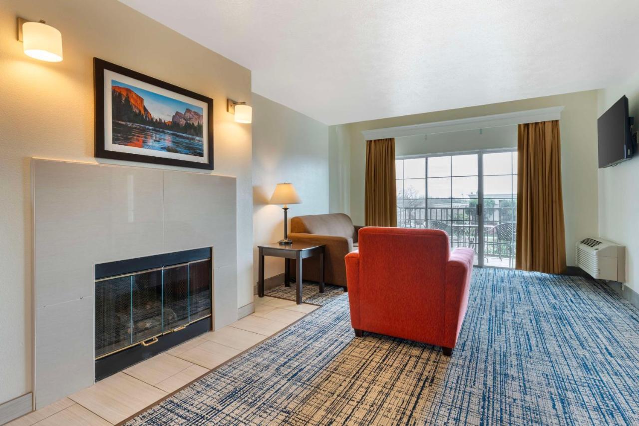 Best Western Visalia Hotel Экстерьер фото