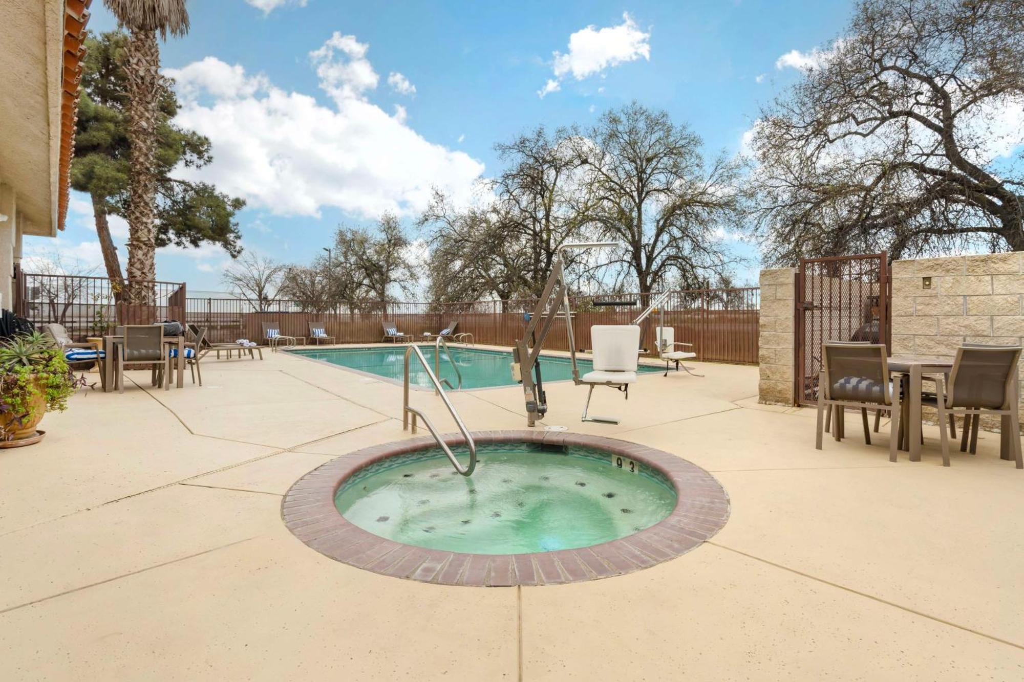 Best Western Visalia Hotel Экстерьер фото