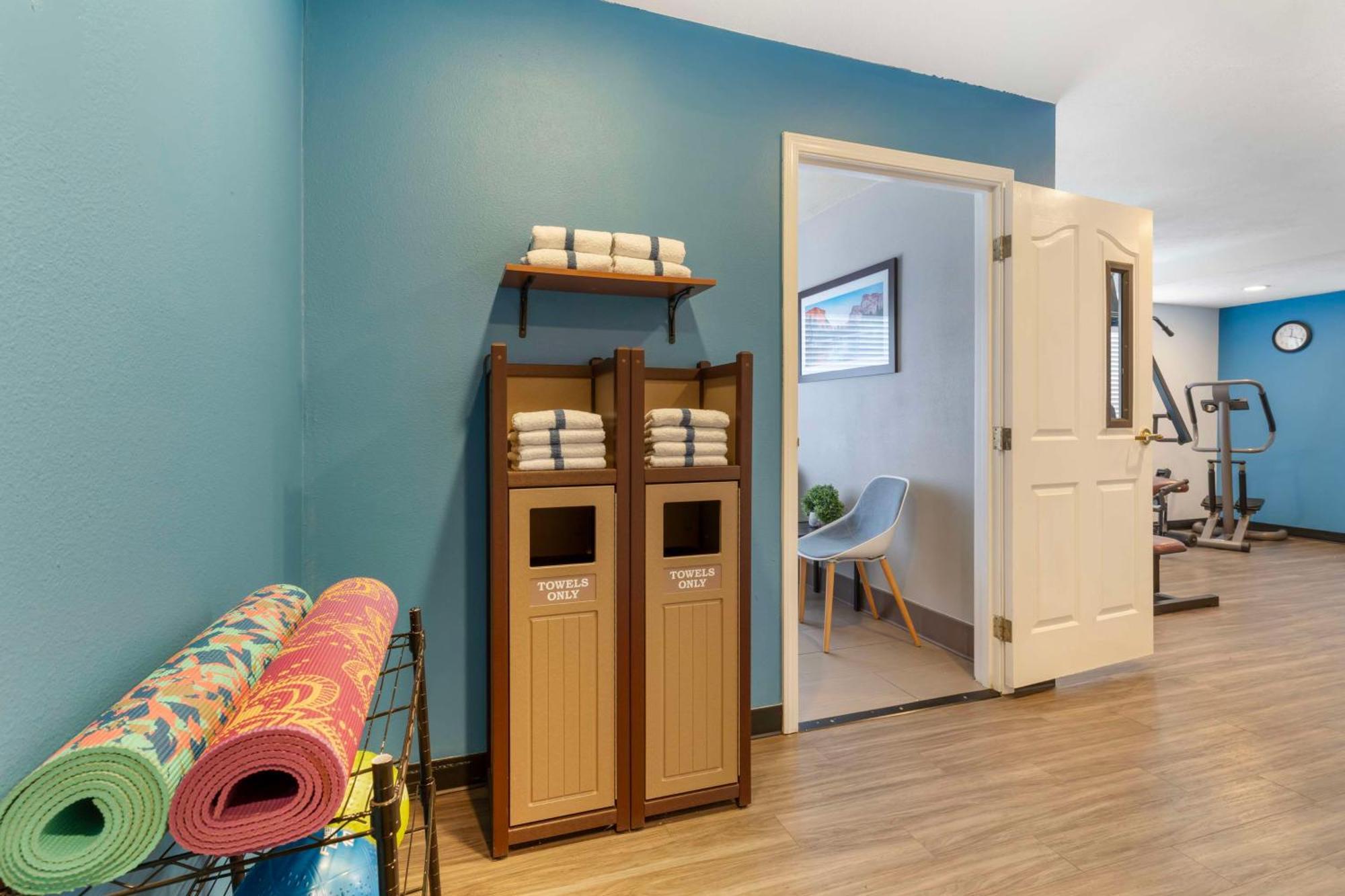 Best Western Visalia Hotel Экстерьер фото