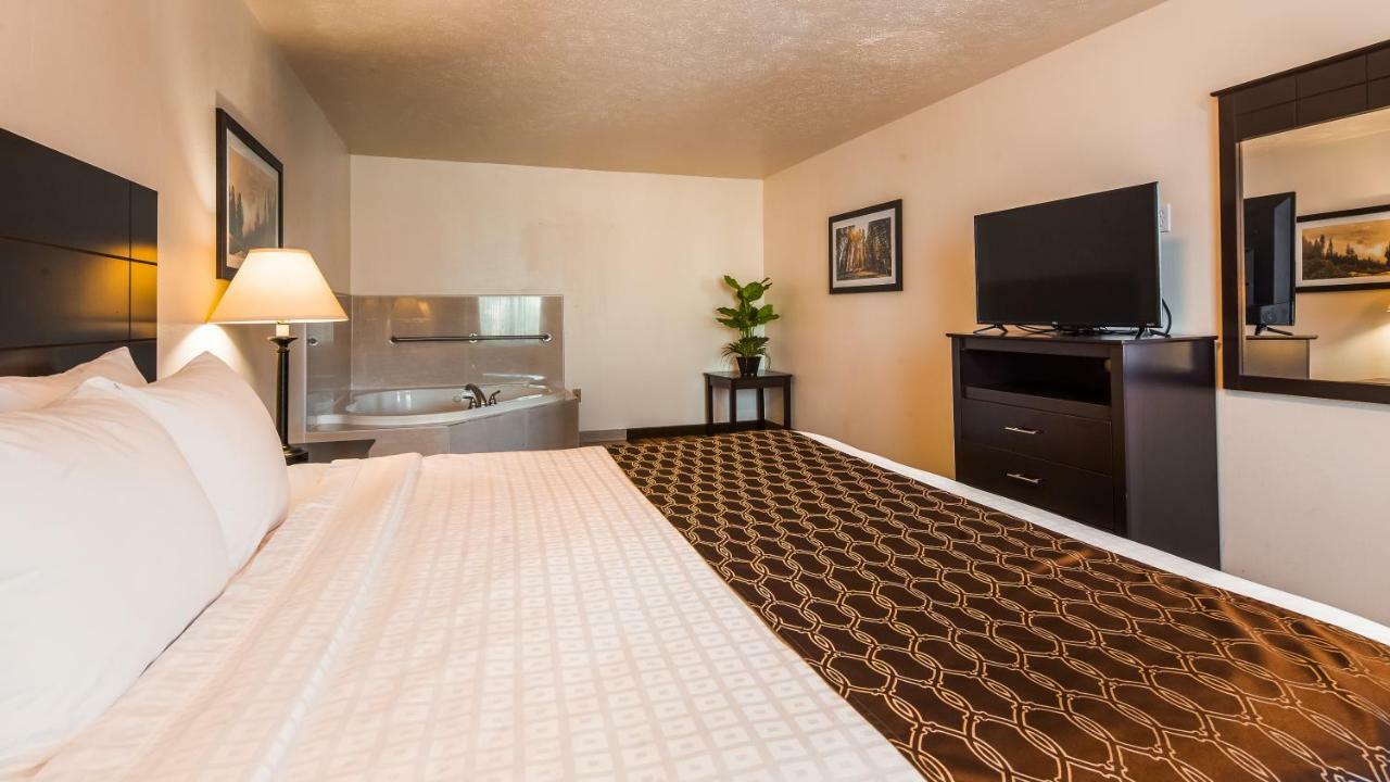 Best Western Visalia Hotel Экстерьер фото